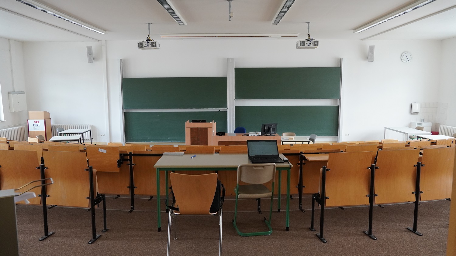 04 Raum 225b Hörsaal 6