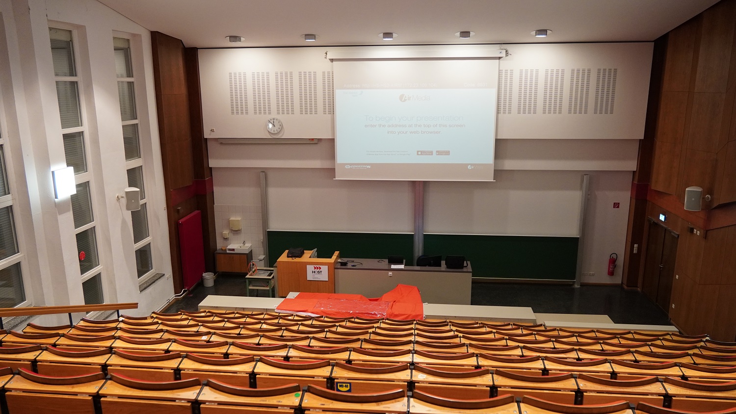 02 Raum 102 Hörsaal 2