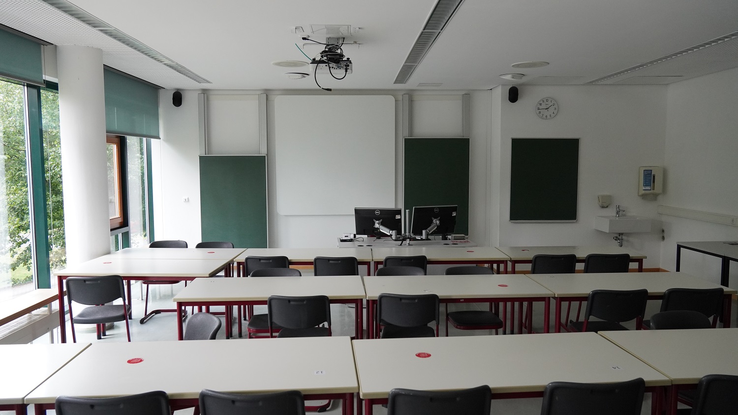 08 Raum 215