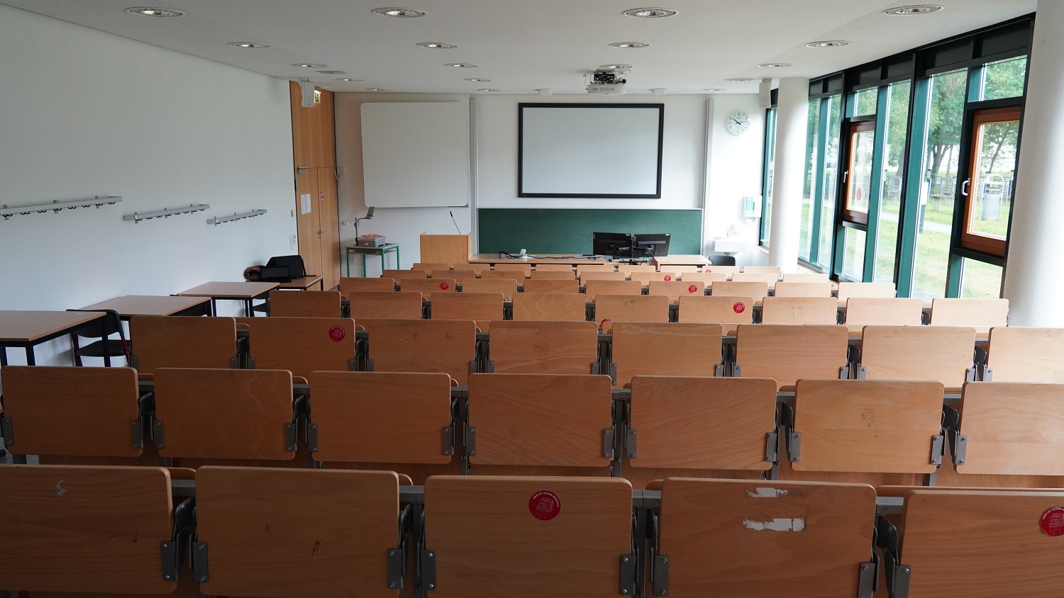 11 Raum 102 Hörsaal 2